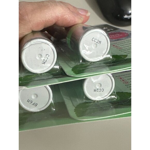 ChapStick Total Hydration Cooling Peppermint 3-In-1 Lip Care - 0.12 Oz - x 4 - Picture 3 of 3